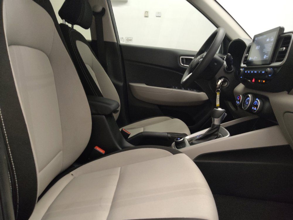 Used 2020 Hyundai Venue SEL FWD image 21