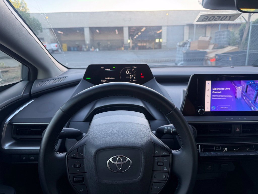 Used 2024 Toyota Prius LE FWD image 5