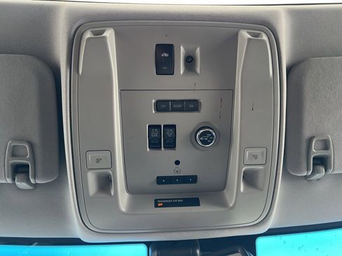 Used 2015 Cadillac Escalade ESV Premium image 24