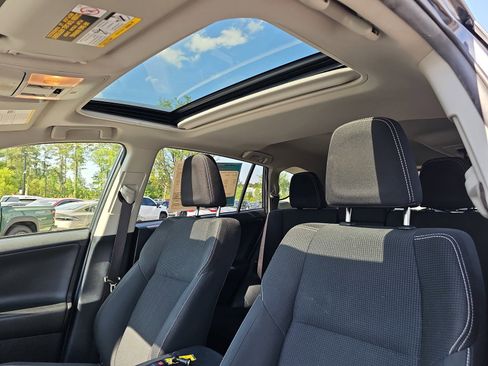 Used 2018 Toyota RAV4 XLE image 29