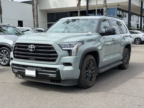 Used 2025 Toyota Sequoia Limited w/ Tow Technology Package image 1