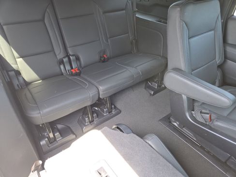 Used 2025 GMC Yukon XL Denali AWD/4WD image 25