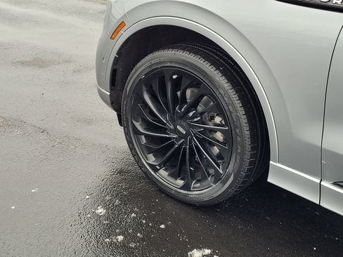 Used 2024 Lincoln Aviator Reserve w/ Equipment Group 201A image 11