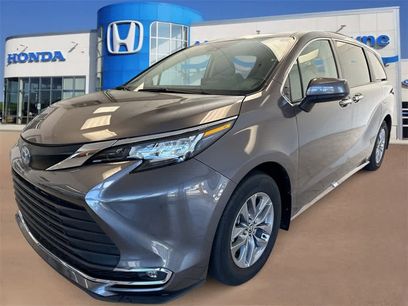 Used 2022 Toyota Sienna XLE