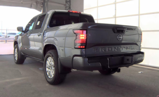 Used 2024 Nissan Frontier SV w/ SV Convenience Package AWD/4WD image 4