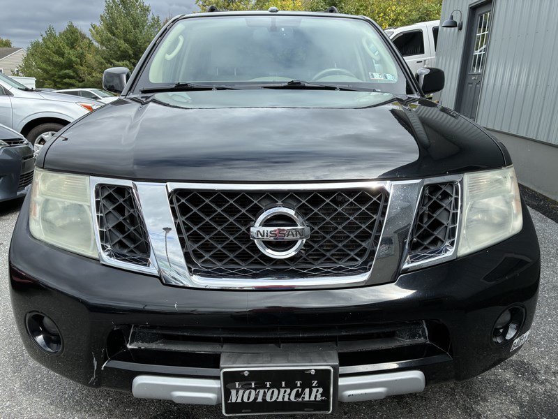 Used 2010 Nissan Pathfinder LE w/ Navigation Pkg AWD/4WD image 2