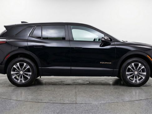 Used 2025 Chevrolet Equinox LT FWD image 11