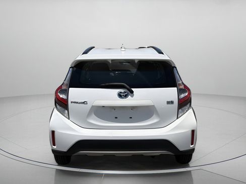 Used 2018 Toyota Prius C Two FWD image 4