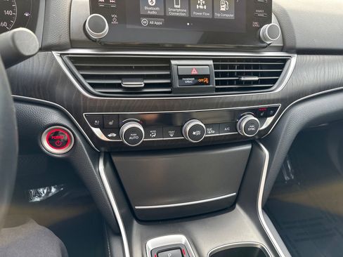 Used 2022 Honda Accord Touring image 17