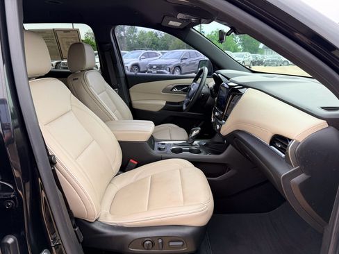 Used 2023 Chevrolet Traverse Premier AWD/4WD image 15