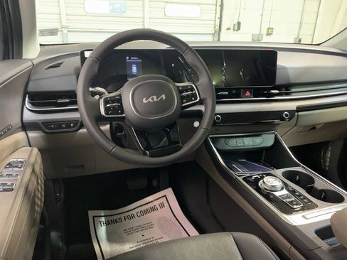 New 2026 Kia Carnival EX image 4