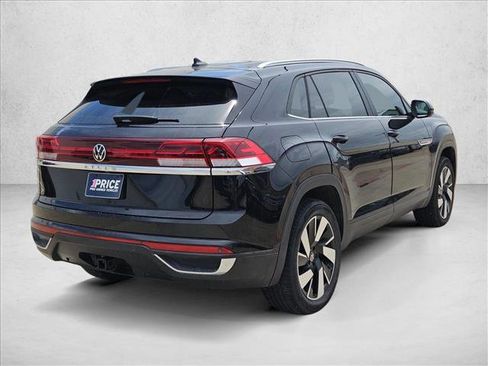 Used 2024 Volkswagen Atlas Cross Sport SE image 5