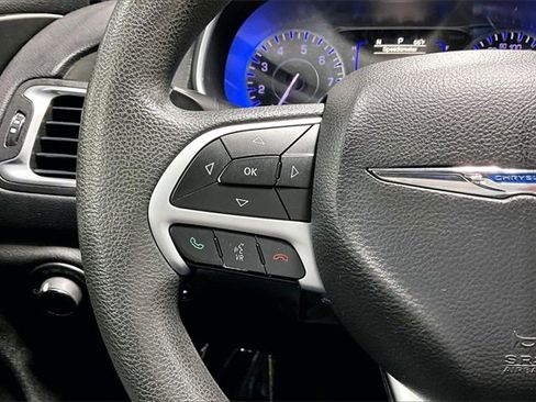 Used 2015 Chrysler 200 Limited image 11
