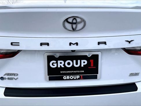 Used 2025 Toyota Camry SE image 30