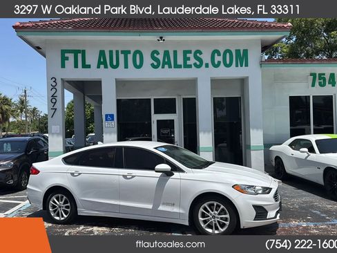 Used 2019 Ford Fusion SE FWD image 12
