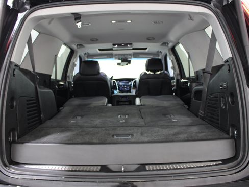 Used 2019 Cadillac Escalade Premium Luxury w/ LPO, Radiant Package AWD/4WD image 22