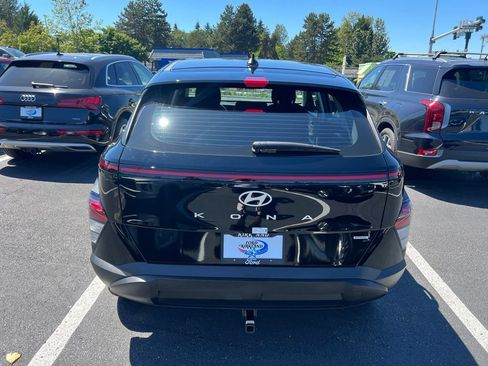 Certified 2025 Hyundai Kona SE AWD/4WD image 8