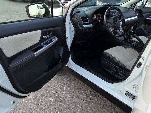 Used 2017 Subaru Crosstrek 2.0i Premium AWD/4WD image 26