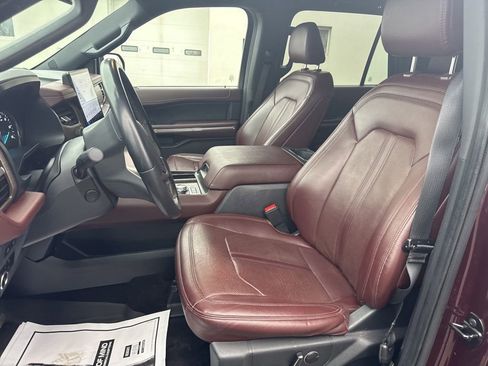 Used 2023 Ford Expedition Limited image 11