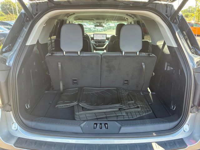 Used 2025 Ford Explorer Active w/ Active Comfort Package RWD image 7