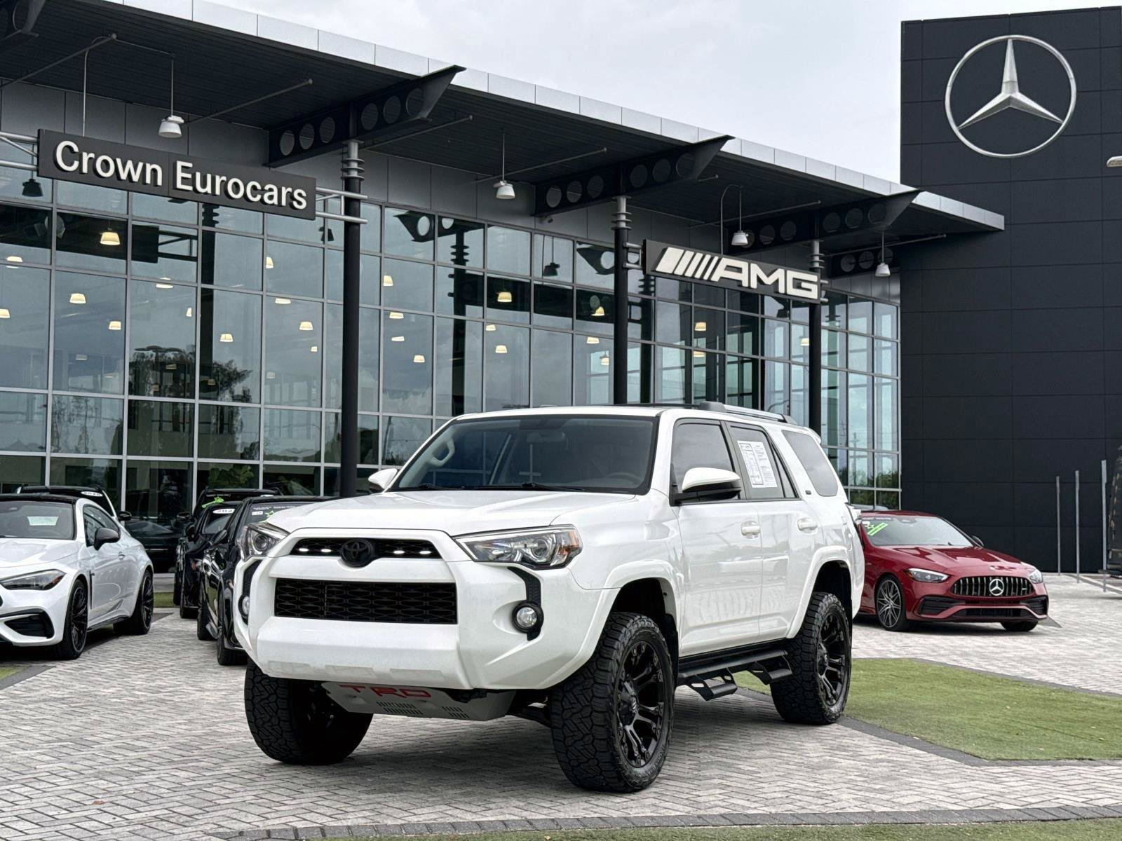 Used 2019 Toyota 4Runner SR5 AWD/4WD image 1