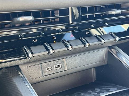 New 2026 GMC Canyon Elevation w/ LPO, Black Badging Package image 20