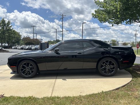 Used 2019 Dodge Challenger GT w/ Blacktop Package RWD image 7