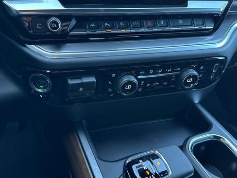 New 2026 Chevrolet Silverado 1500 High Country w/ High Country Premium Package AWD/4WD image 20