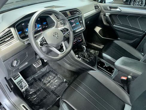 Certified 2024 Volkswagen Tiguan SE R-Line FWD image 13