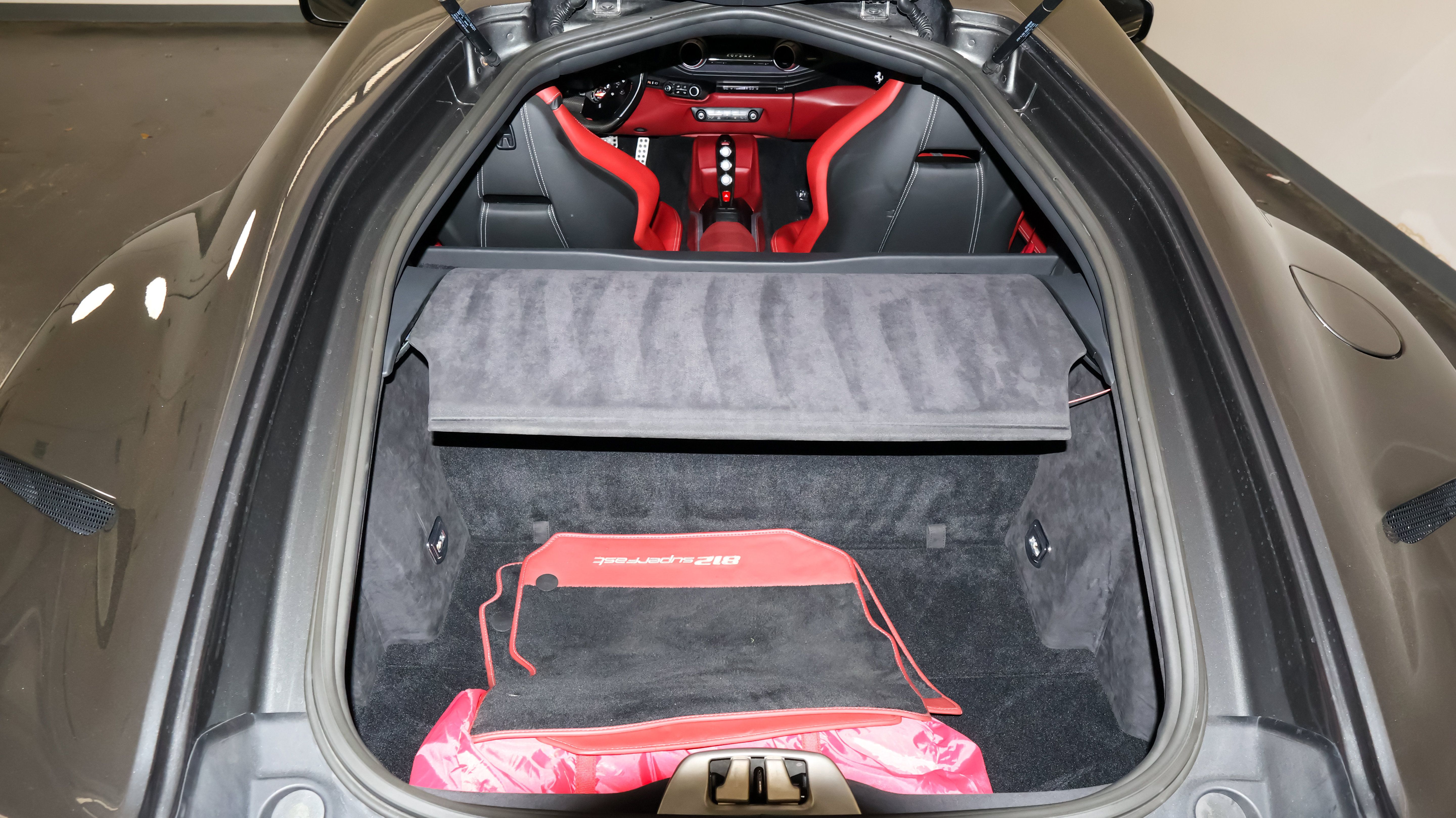 Used 2019 Ferrari 812 Superfast RWD image 11