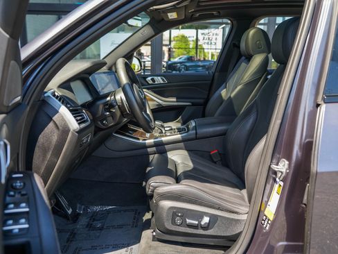 Used 2019 BMW X5 xDrive40i w/ M Sport Package AWD/4WD image 12