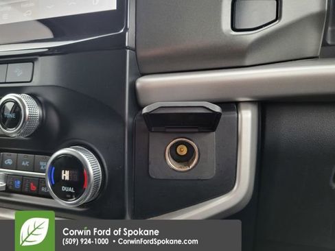 Used 2024 Ford Expedition XLT image 36