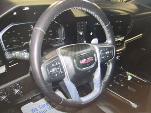 Used 2022 GMC Sierra 1500 SLT w/ SLT Convenience Package AWD/4WD image 7