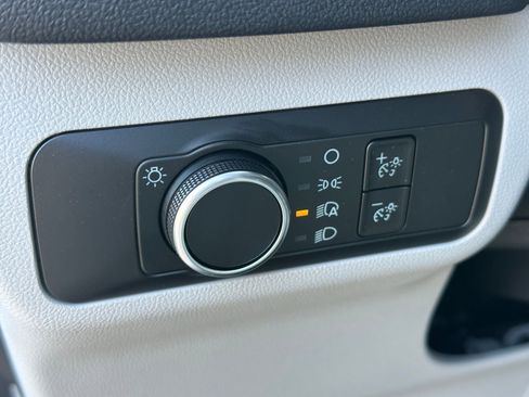 Certified 2025 Ford Escape Active FWD image 9
