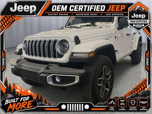 Used 2025 Jeep Wrangler Unlimited Sahara AWD/4WD image 1