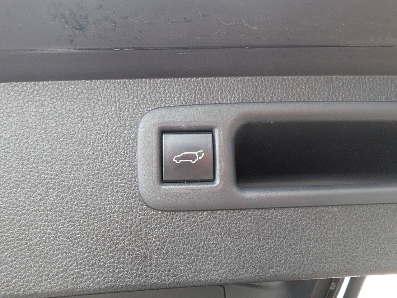 Used 2020 Toyota Highlander Platinum AWD/4WD image 30