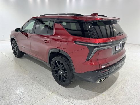 Used 2024 Chevrolet Traverse RS image 6