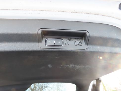 Used 2023 Ford Explorer XLT w/ Equipment Group 202A image 19