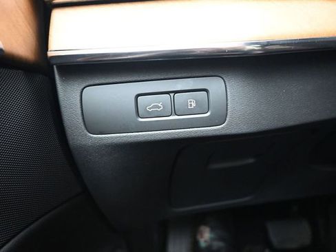 Used 2023 Volvo XC90 T8 Plus image 28