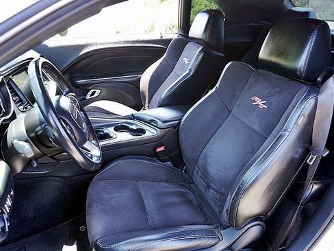 Used 2015 Dodge Challenger R/T Scat Pack w/ Scat Pack Appearance Package RWD image 17