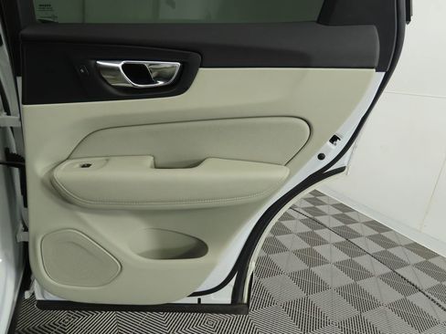 Used 2019 Volvo XC60 T5 Inscription w/ Protection Package Premier image 27