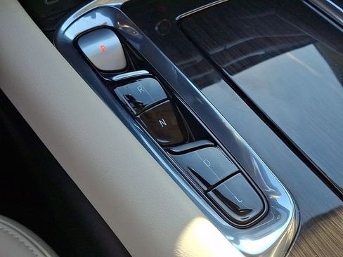 Used 2023 Buick Enclave Essence w/ Experience Buick Package AWD/4WD image 18