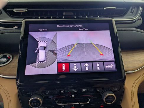 New 2025 Jeep Grand Cherokee Summit image 17