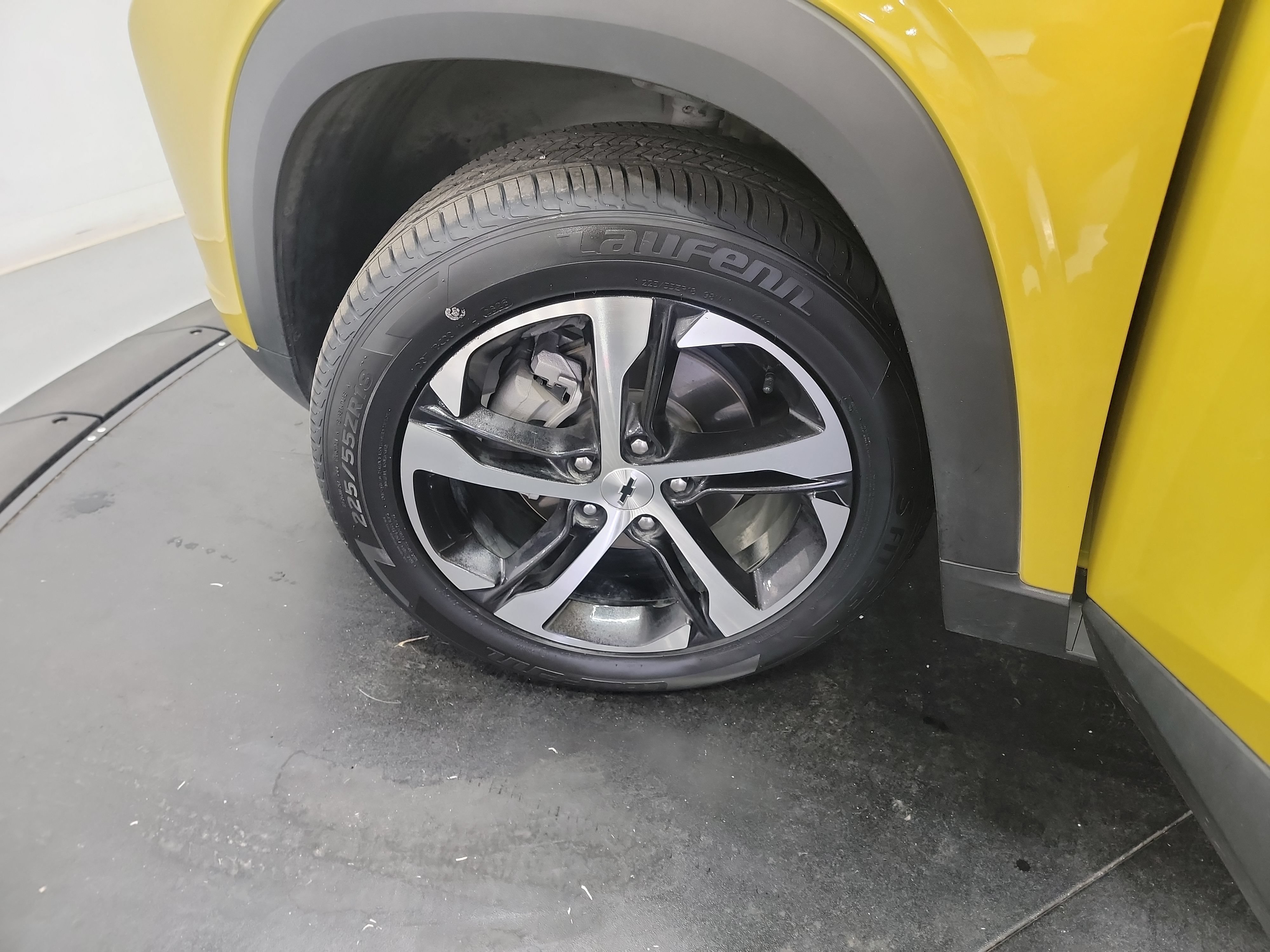 Used 2024 Chevrolet Trax RS w/ Driver Confidence Package FWD image 29