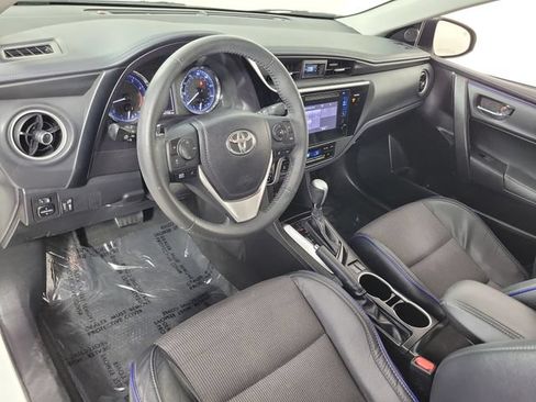 Used 2017 Toyota Corolla SE FWD image 18