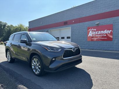 Used 2022 Toyota Highlander Limited