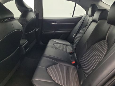 Used 2022 Toyota Camry SE image 18