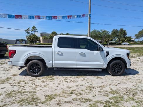 Used 2024 Ford F150 XLT w/ XLT Black Appearance Package RWD image 3
