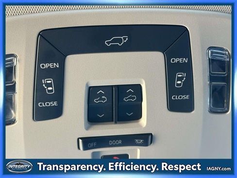 Used 2024 Toyota Sienna XLE image 39