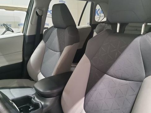 Used 2024 Toyota RAV4 XLE FWD image 17